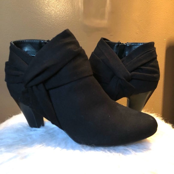 dexflex comfort Shoes - Black booties